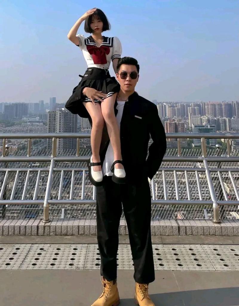 娱乐圈最萌身高差情侣_情侣身高最萌身高差是多少_情侣身高差最佳比例