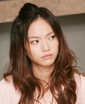 陈紫函被男星揩油事件_女明星被狂吃豆腐_女星拍床戏被揩油经历