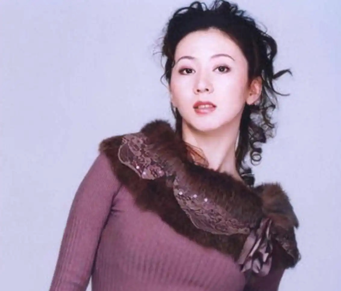 汤加丽人体艺术写真_汤加丽艺术争议_中国女明星人体艺术